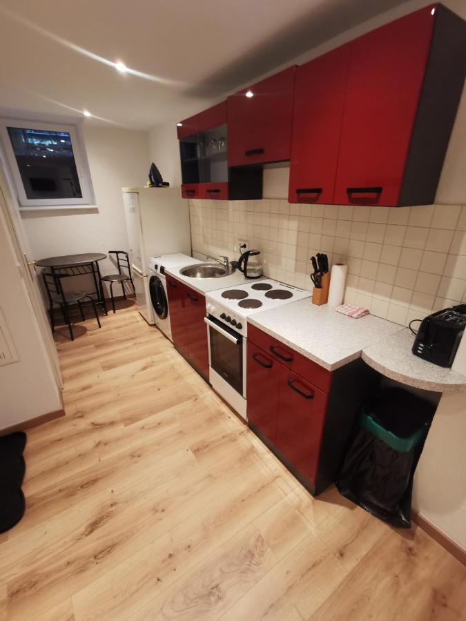 Monteurzimmer / Im Souterrain Neukoelln Apartment Berlin